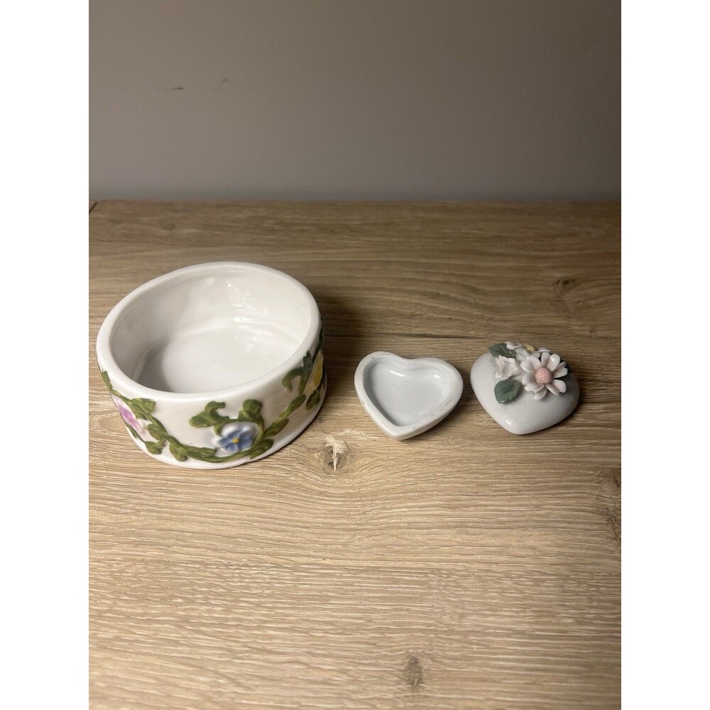 Vintage Porcelain Trinket Jewelery Boxes Set of 2 Floral Design Antique Heart